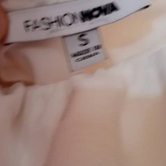 Cute Romper size Small - Picture 13 of 13